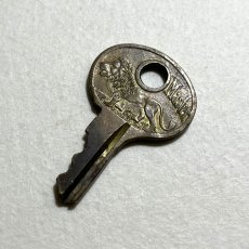 画像4: アメリカ ヴィンテージ鍵 ライオンマーク MASTER LOCK CO P843 MILWAUKEE USA アメリカ製 (約3.6cm) (4)