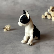 画像5: イギリス ぺたんとお座り ボストンテリア犬 小さな陶製フィギュリン ヴィンテージオーナメント 愛犬雑貨 (5)