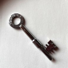 画像4: イギリス アンティーク ドアキー GIBBONS製 古い鍵 ラッキーアイテム 刻印WB4/FF24 約7.8cm  (4)