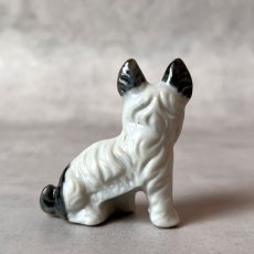 画像4: アメリカ 1950年代 お座りテリア犬 小さな陶製ミニチュア犬置物 オキュパイドジャパン 昭和レトロ犬 JAPAN DOG 犬雑貨 (4)