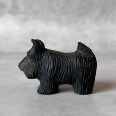 画像2: アメリカ ブラックスコティッシュテリア犬 黒い犬 木製 WOOD ミニチュアハウス DOG 犬雑貨 (2)
