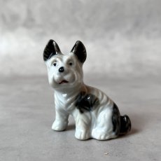 画像2: アメリカ 1950年代 お座りテリア犬 小さな陶製ミニチュア犬置物 オキュパイドジャパン 昭和レトロ犬 JAPAN DOG 犬雑貨 (2)