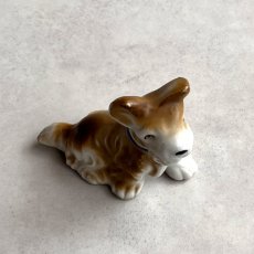 画像6: アメリカ 1950年代 青い首輪のお座り犬 小さな陶製ミニチュア犬置物 オキュパイドジャパン 昭和レトロ犬 JAPAN DOG 犬雑貨 (6)