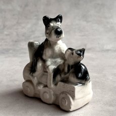 画像2: アメリカ 1950年代 蒸気機関車に乗った犬の親子 オキュパイドジャパン JAPAN DOG 犬雑貨 (2)