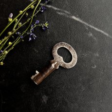 画像1: アメリカ 1920年頃-1940年代 Corbin(コービン)社製 アンティーク キャビネットキー CORBIN CABINET LOCK CO (1)