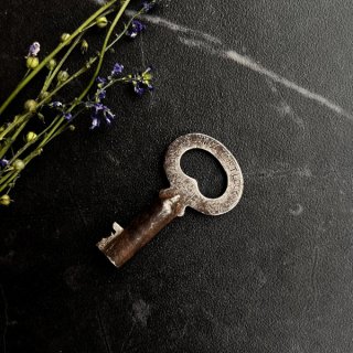 巨大アンティーク鍵2本と小さな鍵 FRANCE antique KEY フランスアンティークキー 大きな鍵 H12cm