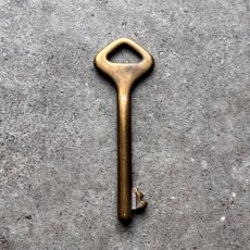 画像3: フランス 1930-1950年代頃 『8』アンティークキー 真鍮製古い鍵  (約6.2cm)  Antique French Skelton Key Brass (3)