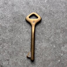 画像4: フランス 1930-1950年代頃 『8』アンティークキー 真鍮製古い鍵  (約6.2cm)  Antique French Skelton Key Brass (4)