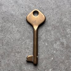 画像5: フランス 1930-1950年代頃 刻印『86』アンティークキー 真鍮製古い鍵  (約6.9cm)  Antique French Skelton Key Brass (5)