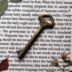 画像1: フランス 1930-1950年代頃 『8』アンティークキー 真鍮製古い鍵  (約6.2cm)  Antique French Skelton Key Brass (1)