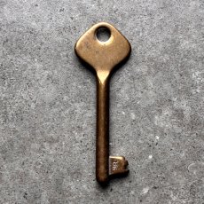 画像3: フランス 1930-1950年代頃 刻印『86』アンティークキー 真鍮製古い鍵  (約6.9cm)  Antique French Skelton Key Brass (3)