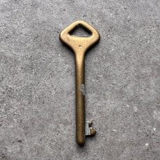 画像5: フランス 1930-1950年代頃 『79』アンティークキー 真鍮製古い鍵  (約6.5cm)  Antique French Skelton Key Brass (5)