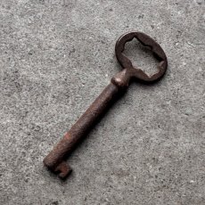 画像4: フランス 1930-1950年代頃 アンティークキー 古い鍵  (約5.9cm)  Antique French Skelton Key Brass (4)