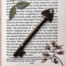 画像2: フランス 1930-1950年代頃 刻印『106』アンティークキー 真鍮製古い鍵  (約10.7cm)  Antique French Skelton Key Brass (2)