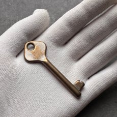 画像5: フランス 1930-1950年代頃 アンティークキー 真鍮製古い鍵  (約7.0cm)  Antique French Skelton Key Brass (5)