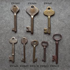 画像7: フランス 1930-1950年代頃 刻印『2909』アンティークキー 真鍮製古い鍵  (約8.4cm)  Antique French Skelton Key Brass (7)