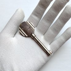 画像7: フランス 1900-1950年代頃 フランス製 アンティーク装飾キー｜フランスの時を閉じ込めた飾りたくなる鍵｜(約8.0cm) (7)