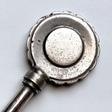 画像6: フランス 1900-1950年代頃 フランス製 アンティーク装飾キー｜フランスの時を閉じ込めた飾りたくなる鍵｜(約8.1cm) (6)