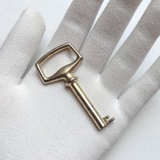 画像8: フランス 1900-1950年代頃 フランス製 アンティーク装飾キー｜フランスの時を閉じ込めた飾りたくなる鍵｜(約6.5cm) (8)