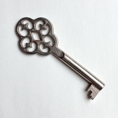 画像5: フランス 1900-1950年代頃 フランス製 アンティーク装飾キー｜フランスの時を閉じ込めた、美しき一点｜(約7.2cm) (5)