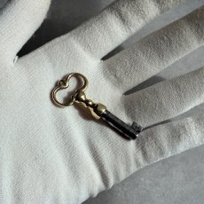 画像6: フランス 1900-1950年代頃 フランス製 アンティーク装飾キー|フランスでは「富・健康・繁栄」を呼び込むラッキーアイテムとして親しまれています。｜(約4.9cm) (6)