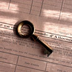 画像3: フランス 1900-1950年代頃 フランス製 アンティーク装飾キー|フランスでは「富・健康・繁栄」を呼び込むラッキーアイテムとして親しまれています。｜(約5.5cm) (3)