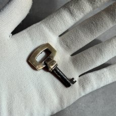 画像6: フランス 1900-1950年代頃 フランス製 アンティーク装飾キー|フランスでは「富・健康・繁栄」を呼び込むラッキーアイテムとして親しまれています。｜(約4.6cm) (6)