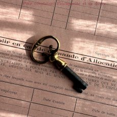 画像3: フランス 1900-1950年代頃 フランス製 アンティーク装飾キー|フランスでは「富・健康・繁栄」を呼び込むラッキーアイテムとして親しまれています。｜(約5.7cm) (3)