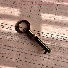 画像3: フランス 1900-1950年代頃 フランス製 アンティーク装飾キー｜フランスでは「富・健康・繁栄」を呼び込むラッキーアイテムとして親しまれています。｜(約6.5cm) (3)