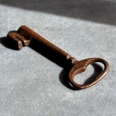 画像3: フランス アンティークキー 幸運と絆をつなぐ古鍵 チャンス・信頼・愛｜(約5.3cm) (3)