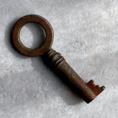 画像2: フランス アンティークキー 幸運と絆をつなぐ古鍵 チャンス・信頼・愛｜(約4.9cm) EW0825 (2)