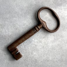 画像6: フランス アンティークキー 幸運と絆をつなぐ古鍵 チャンス・信頼・愛｜(約6.6cm) (6)