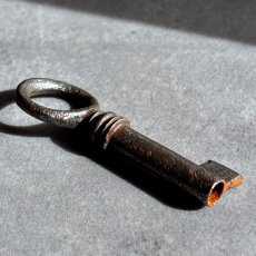 画像3: フランス アンティークキー 幸運と絆をつなぐ古鍵 チャンス・信頼・愛｜(約4.6cm) EW0826 (3)