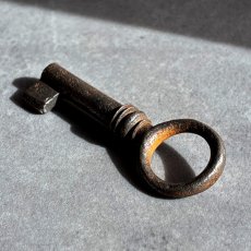 画像4: フランス アンティークキー 幸運と絆をつなぐ古鍵 チャンス・信頼・愛｜(約4.6cm) EW0826 (4)