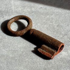 画像3: フランス アンティークキー 幸運と絆をつなぐ古鍵 チャンス・信頼・愛｜(約4.3cm) EW0830 (3)