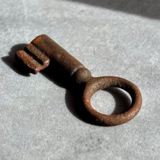 画像4: フランス アンティークキー 幸運と絆をつなぐ古鍵 チャンス・信頼・愛｜(約4.3cm) EW0830 (4)