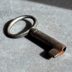 画像3: フランス アンティークキー 幸運と絆をつなぐ古鍵 チャンス・信頼・愛｜(約4.2cm) EW0832 (3)