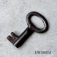 画像17: (在庫6) 1920〜1960年代 フランス製 アンティークキー｜深い風合いが魅力の可愛すぎるフランス古鍵｜(約3.0cm前後) EW1047 (17)