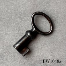 画像4: (在庫6) 1920〜1960年代 フランス製 アンティークキー｜深い風合いが魅力の可愛すぎるフランス古鍵｜(約3.2cm) EW1048 (4)