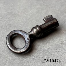 画像7: (在庫6) 1920〜1960年代 フランス製 アンティークキー｜深い風合いが魅力の可愛すぎるフランス古鍵｜(約3.0cm前後) EW1047 (7)