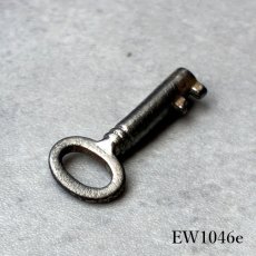 画像23: (在庫7) 1920〜1960年代 フランス製 アンティークキー｜深い風合いが魅力の可愛すぎるフランス古鍵｜(約3.0cm未満) EW1046 (23)