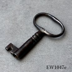 画像22: (在庫6) 1920〜1960年代 フランス製 アンティークキー｜深い風合いが魅力の可愛すぎるフランス古鍵｜(約3.0cm前後) EW1047 (22)