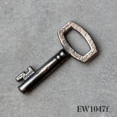 画像25: (在庫6) 1920〜1960年代 フランス製 アンティークキー｜深い風合いが魅力の可愛すぎるフランス古鍵｜(約3.0cm前後) EW1047 (25)