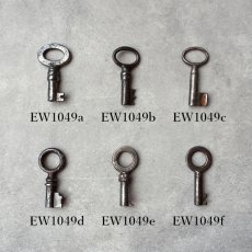 画像2: (在庫6) 1920〜1960年代 フランス製 アンティークキー｜深い風合いが魅力の可愛すぎるフランス古鍵｜(約3.3cm) EW1049 (2)