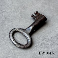 画像19: (在庫6) 1920〜1960年代 フランス製 アンティークキー｜深い風合いが魅力の可愛すぎるフランス古鍵｜(約3.0cm前後) EW1047 (19)