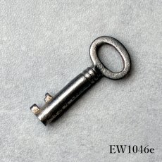 画像20: (在庫7) 1920〜1960年代 フランス製 アンティークキー｜深い風合いが魅力の可愛すぎるフランス古鍵｜(約3.0cm未満) EW1046 (20)