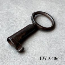画像21: (在庫6) 1920〜1960年代 フランス製 アンティークキー｜深い風合いが魅力の可愛すぎるフランス古鍵｜(約3.2cm) EW1048 (21)