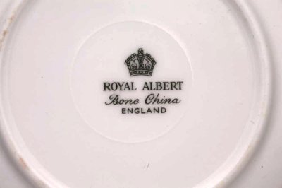 画像3: 〈イギリス〉ロイヤルアルバートフリルの小さなお皿ブラックローズ