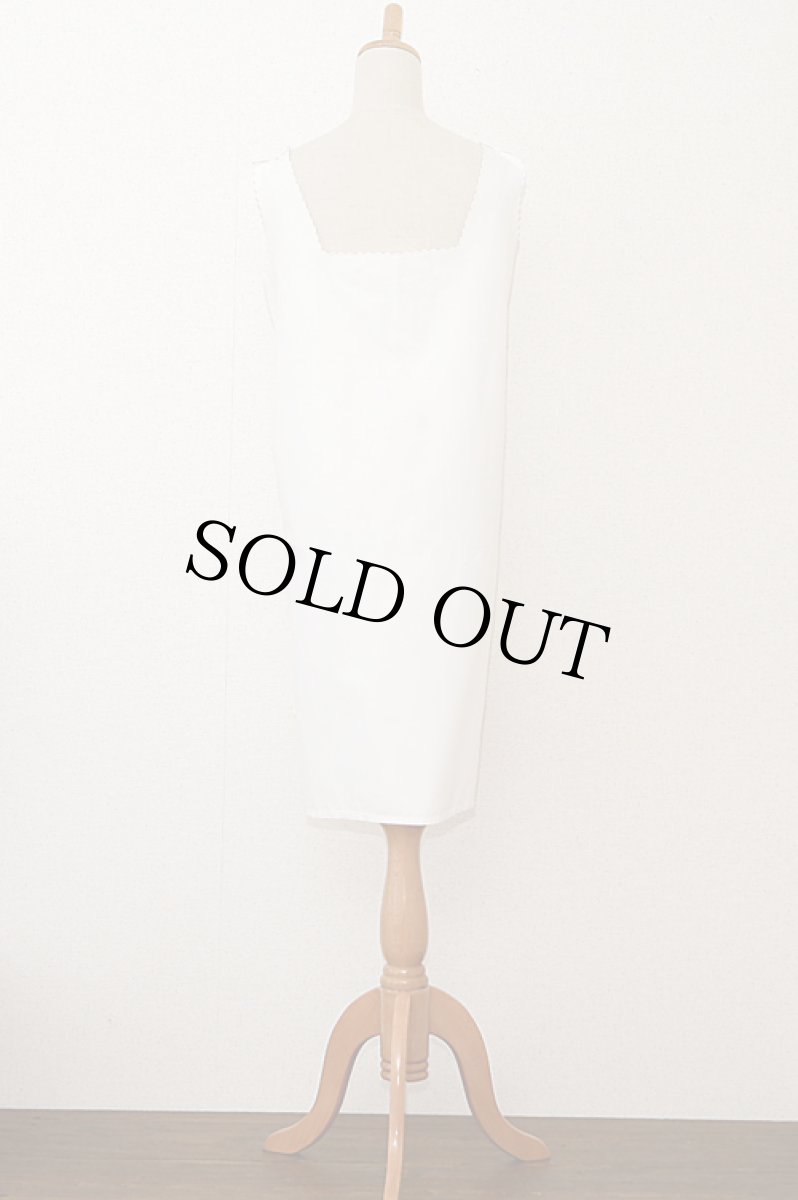 画像5: 〈ドイツ〉アンティークジャーマンコットンドレス手刺繍フラワーとMRの糸巻きボタン (5)