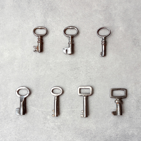 (在庫7) 1920〜1960年代 フランス製 アンティークキー｜深い風合いが魅力の可愛すぎるフランス古鍵｜(約3.0cm未満) EW1046などアップ